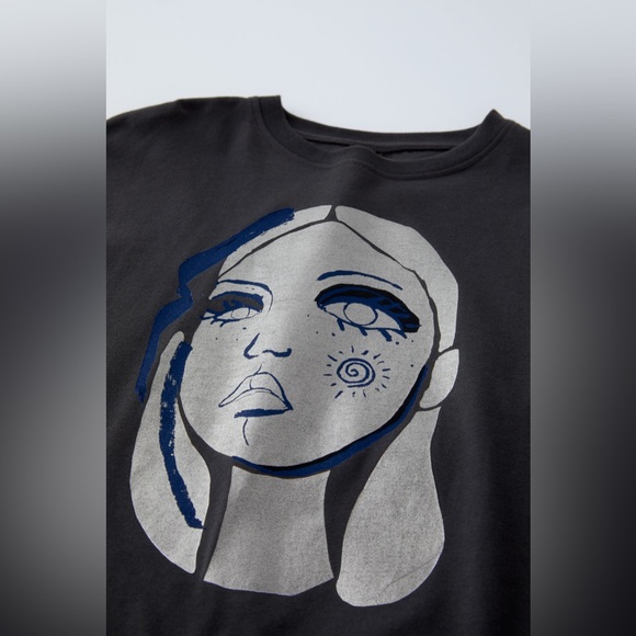 ✨SALE ✨ ZARA SHINY FACES T-SHIRT
✨SALE ✨ - Picture 2 of 5